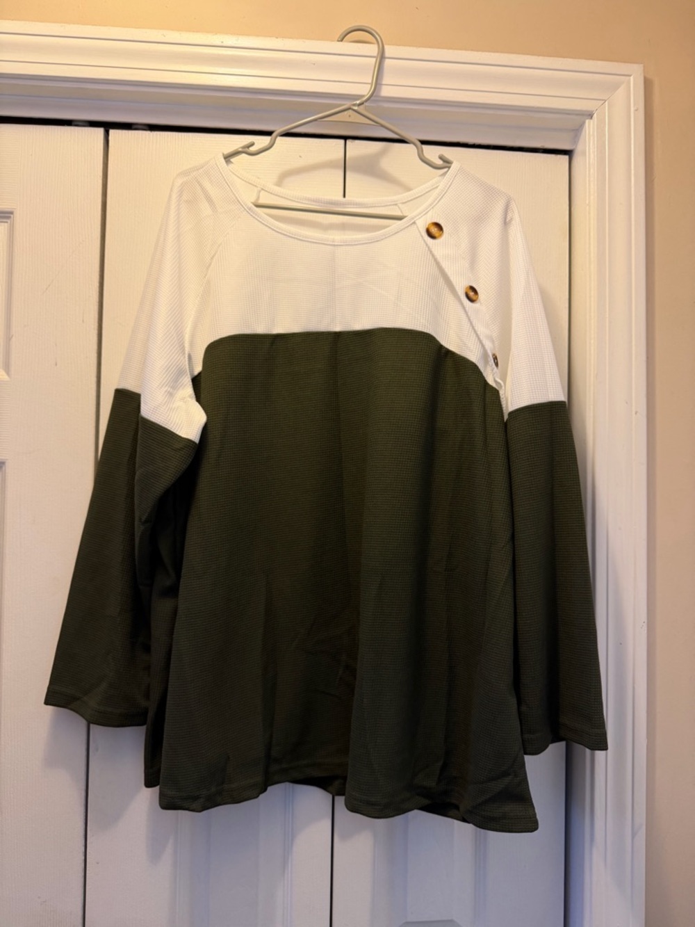 Shein Curve Two-Tone Olive & White Button Accent Top 3XL